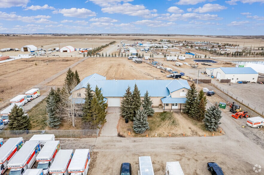41090 Cook Rd, Rocky View No 44, AB à vendre - Photo du bâtiment - Image 2 de 6