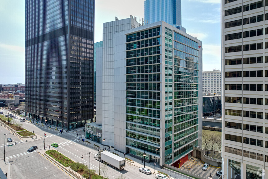 250 S Wacker Dr, Chicago, IL for lease - Primary Photo - Image 1 of 7