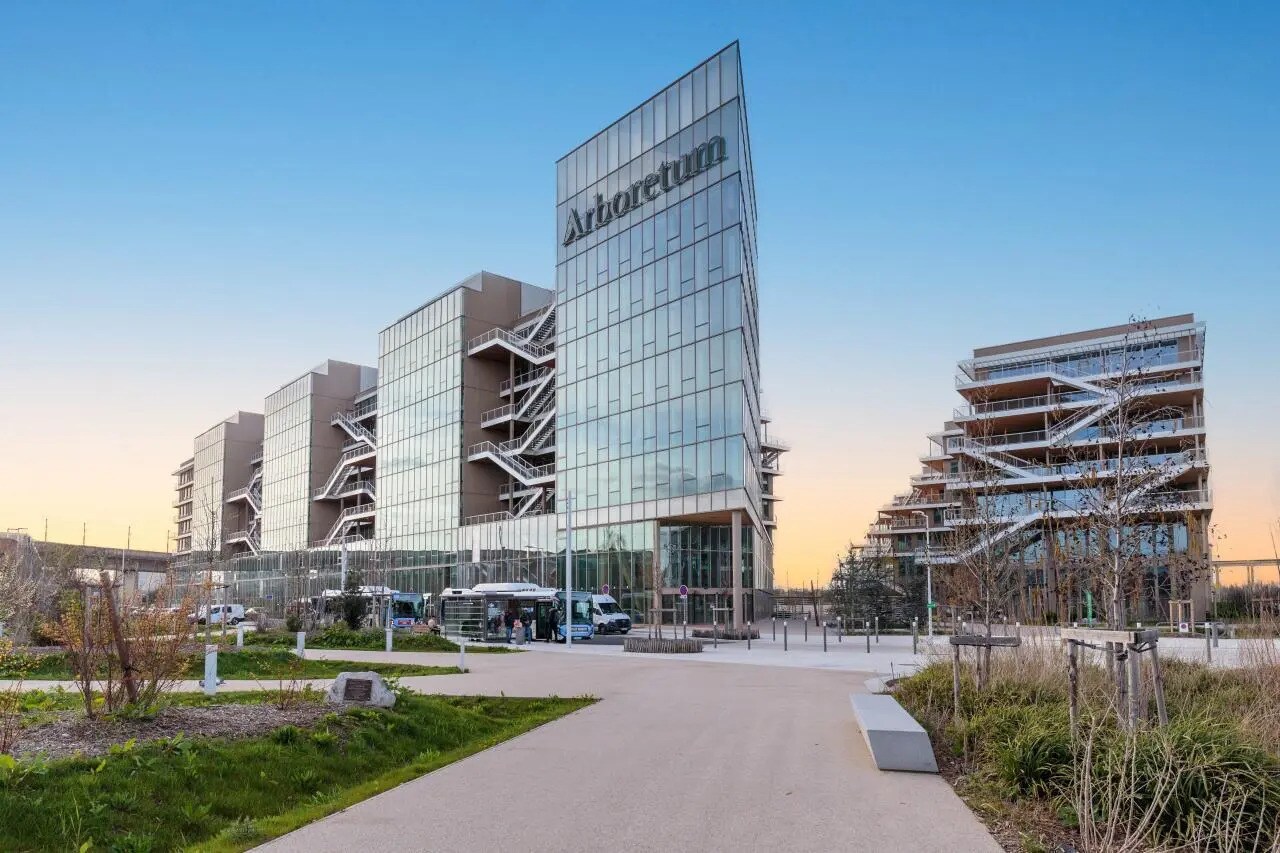 Place Des Papeteries, Nanterre à louer Photo du bâtiment- Image 1 de 11