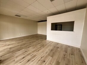 12315-12389 Pembroke Rd, Pembroke Pines, FL for lease Interior Photo- Image 2 of 8