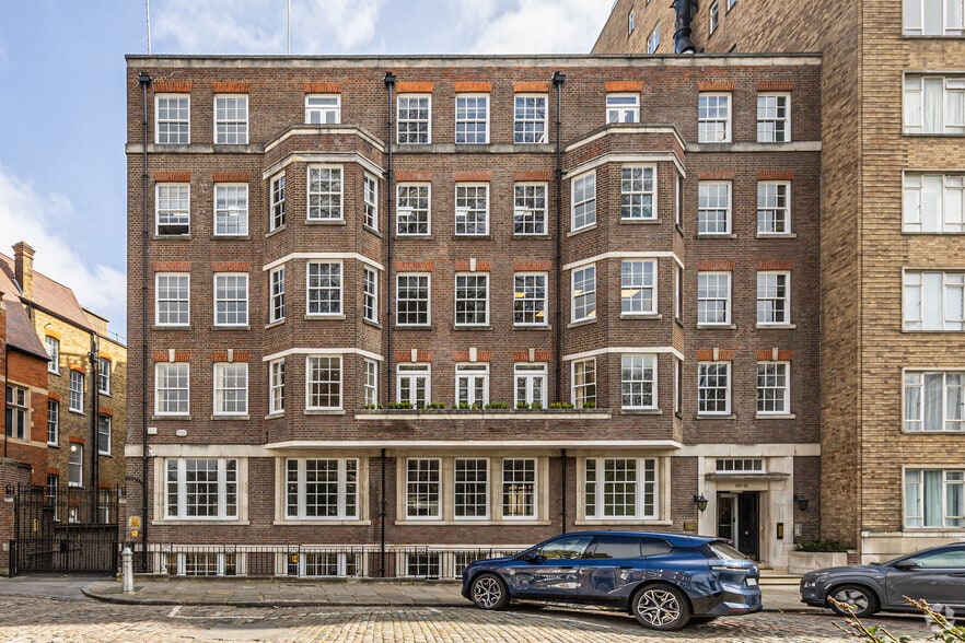 10-11 Charterhouse Sq, London for lease - Building Photo - Image 3 of 6