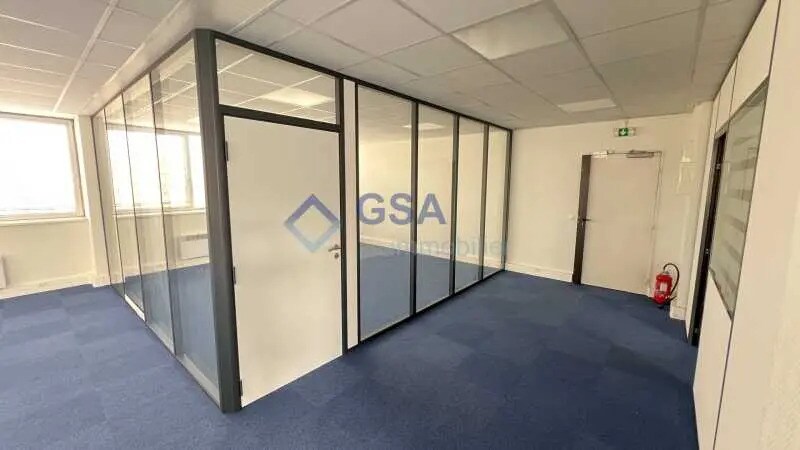 Office in Évry-Courcouronnes for lease - Interior Photo - Image 3 of 6