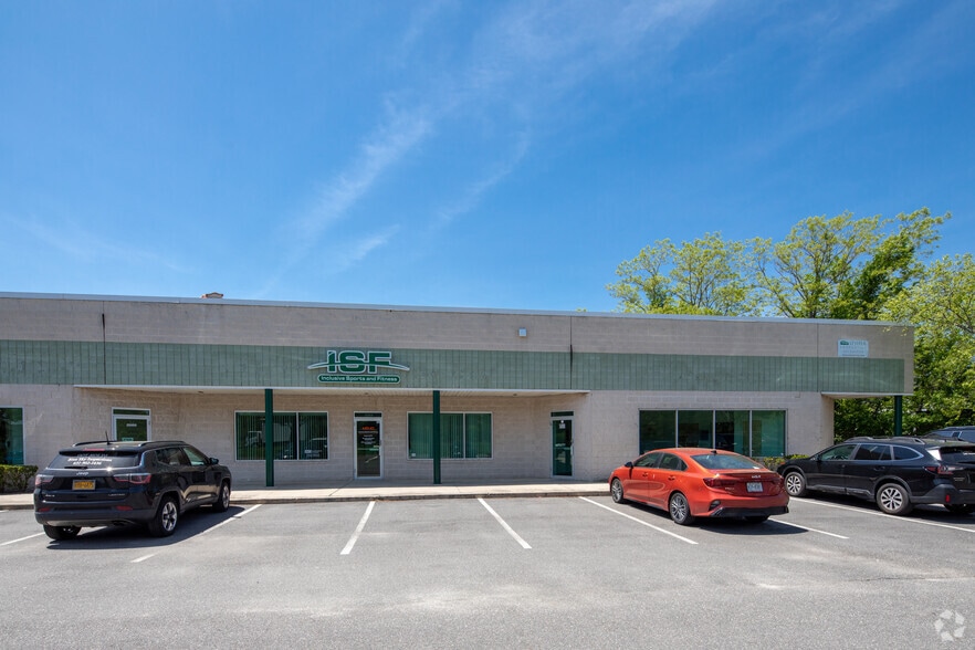 5000-5014 Veterans Memorial Hwy, Holbrook, NY for lease - Building Photo - Image 3 of 10