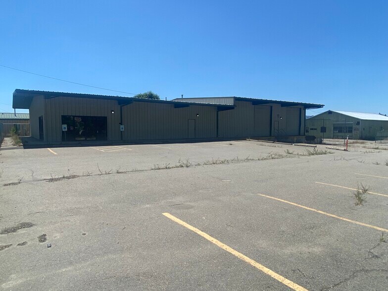 6265 N Government Way, Coeur d'Alene, ID à vendre - Photo du bâtiment - Image 2 de 8