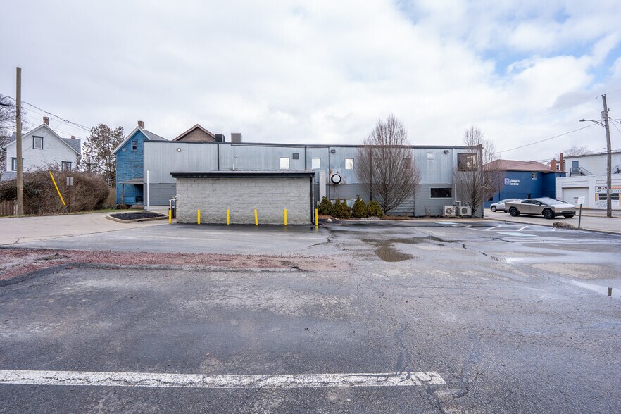 618 S Main St, Greensburg, PA à vendre - Photo du bâtiment - Image 2 de 46