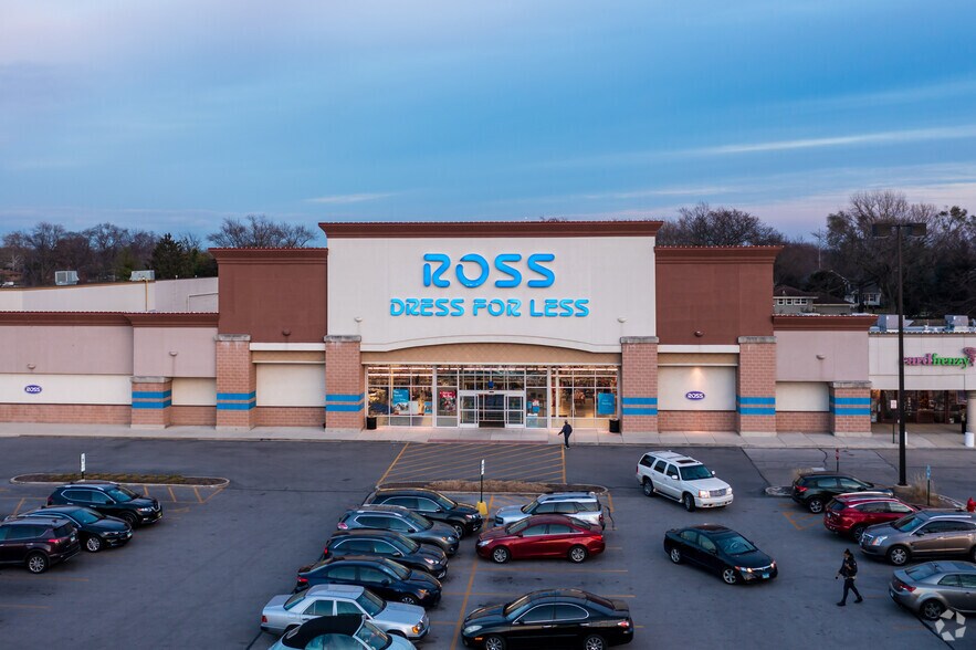 7511 Lemont Rd, Darien, IL à louer - Photo du bâtiment - Image 2 de 3