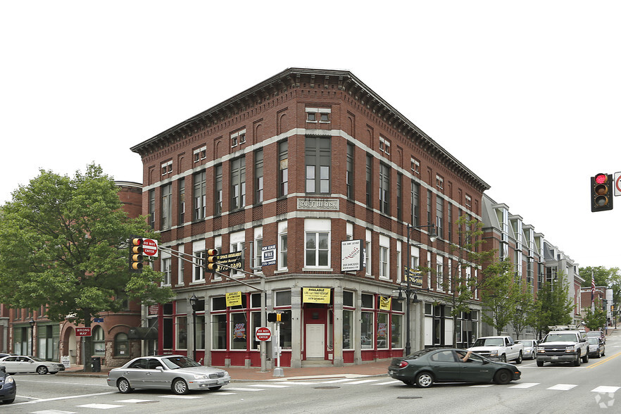 24-34 Court St, Auburn, ME à vendre - Photo principale - Image 1 de 1