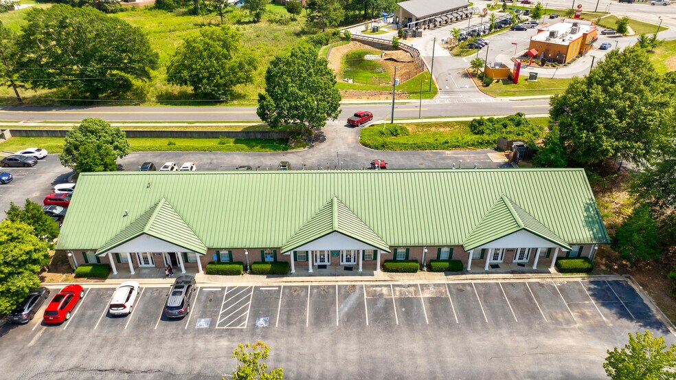 111 Lee Byrd Rd, Loganville, GA à vendre - Photo du bâtiment - Image 2 de 35