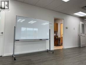 8833 Odlin Cres, Richmond, BC à louer Photo intérieure- Image 2 de 6