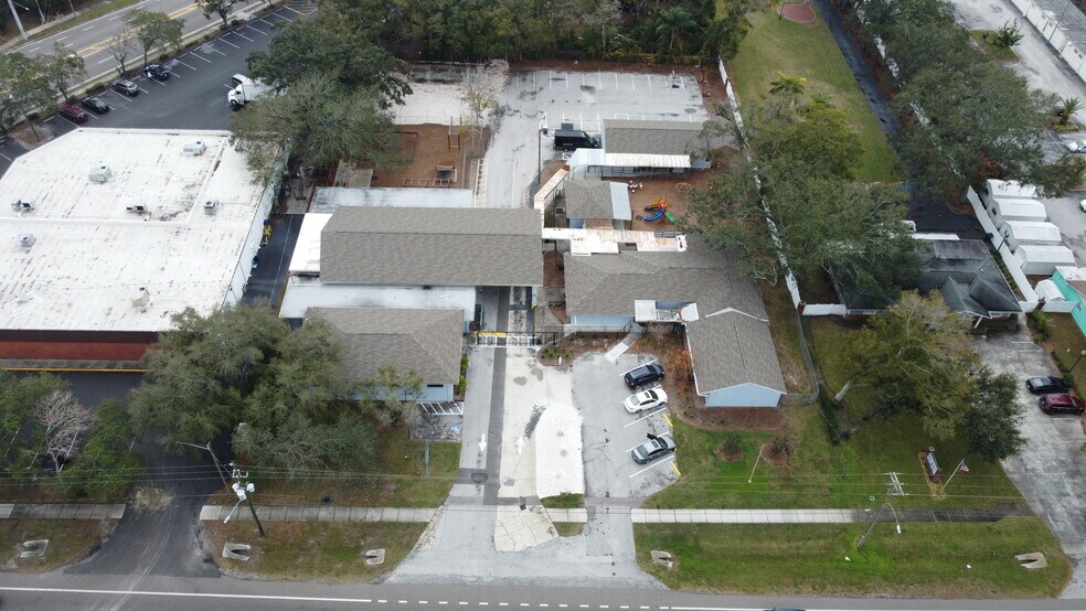 2177 NE Coachman Rd, Clearwater, FL à vendre - Photo du bâtiment - Image 2 de 10