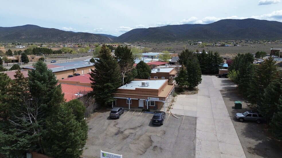 1213 Gusdorf Rd, Taos, NM à vendre - Photo du bâtiment - Image 1 de 5