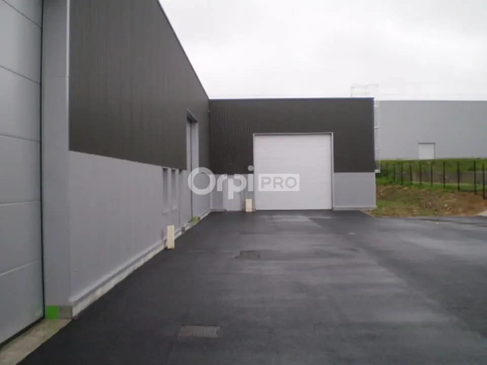 Flex in Cormontreuil for lease Building Photo- Image 1 of 7