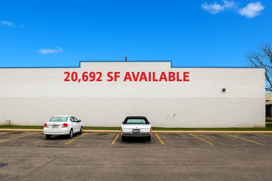 160 N Barrington Rd, Streamwood, IL for sale - Building Photo - Image 2 of 7