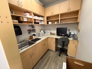 612 W 11th St, Tracy, CA for lease Interior Photo- Image 2 of 6
