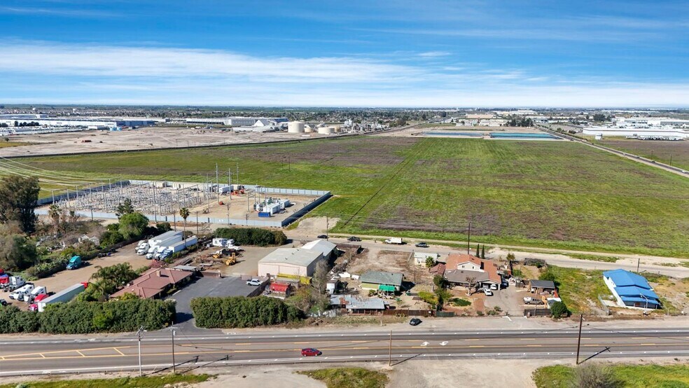 2222 Vierra Rd, Lathrop, CA à vendre - Photo du bâtiment - Image 2 de 9