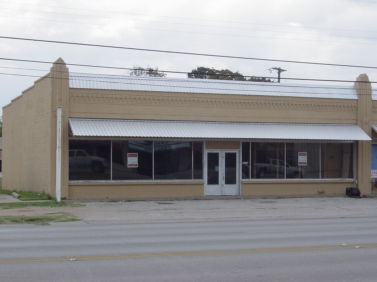 5600-5606 E Belknap St, Haltom City, TX à louer Photo du bâtiment- Image 1 de 5