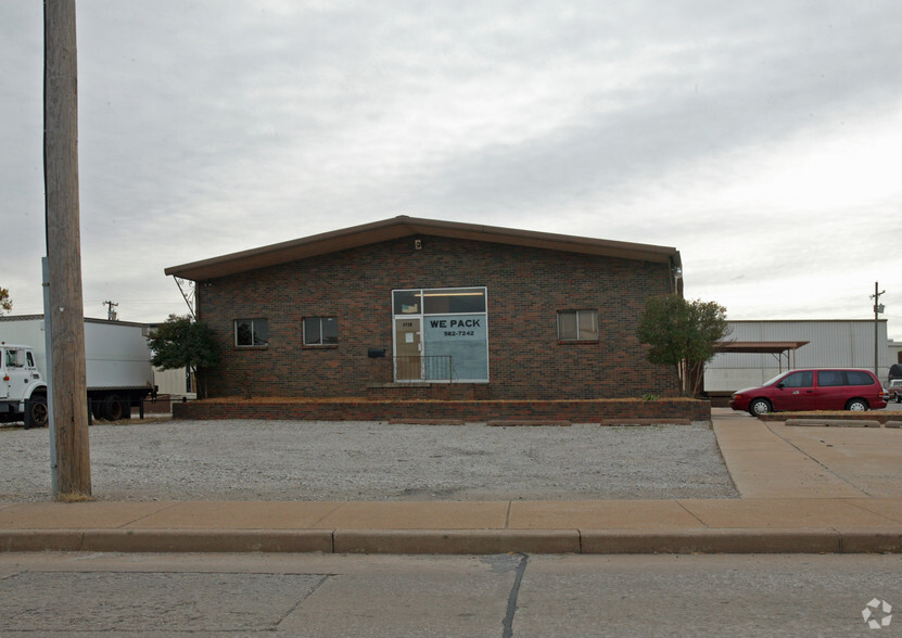 2728 Charles Page Blvd, Tulsa, OK for sale - Primary Photo - Image 1 of 1