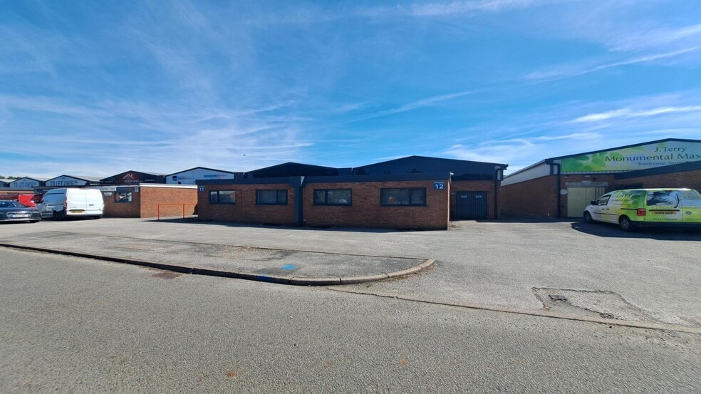 Units 9-12 Power Station Rd, Rugeley à louer - Photo principale - Image 1 de 1