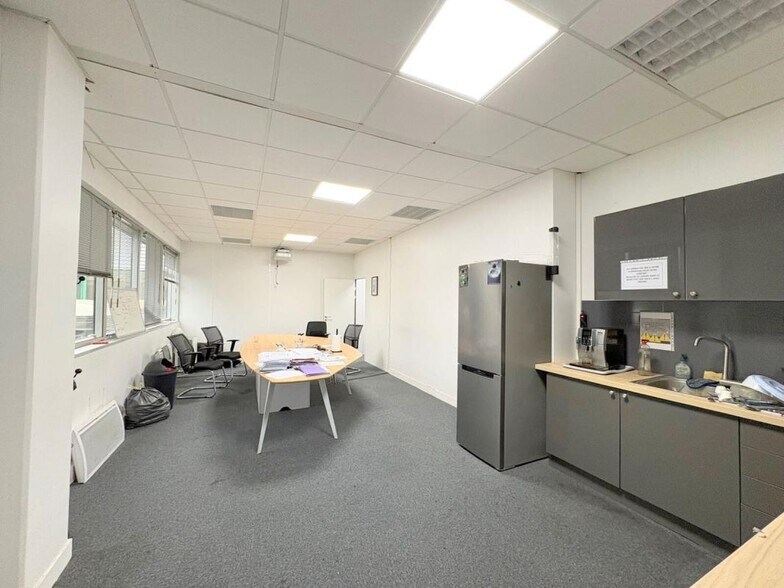 8 Rue De L'Angoumois, Argenteuil à louer - Photo du bâtiment - Image 3 de 20