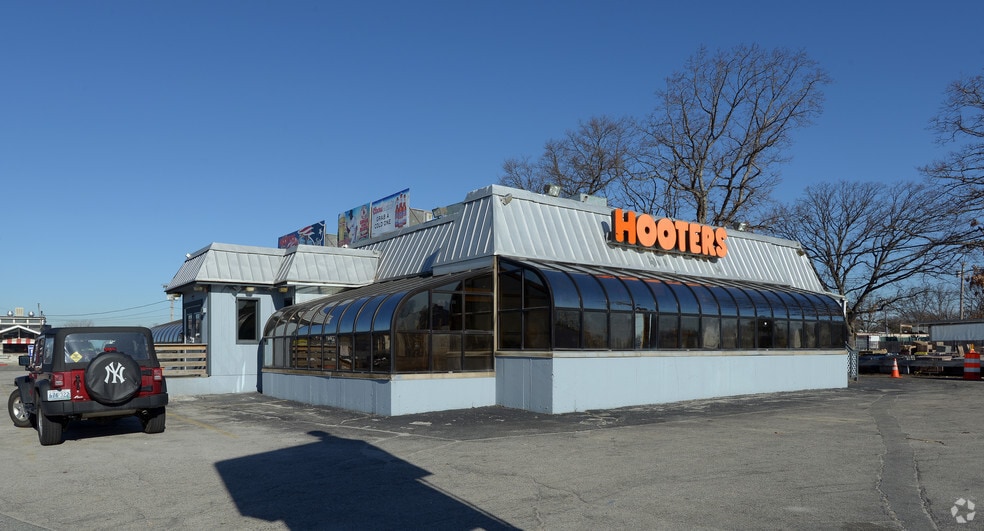 667 Airport Rd, Warwick, RI for lease - Building Photo - Image 2 of 7