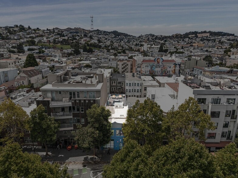 724 Valencia St, San Francisco, CA for lease - Building Photo - Image 3 of 10
