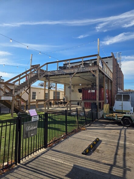 1 N Lowry St, Smyrna, TN à vendre - Photo du bâtiment - Image 2 de 15