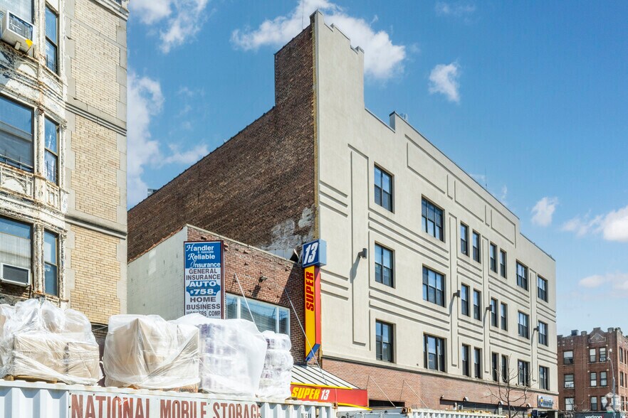 5220 13th Ave, Brooklyn, NY à louer - Photo du bâtiment - Image 3 de 4