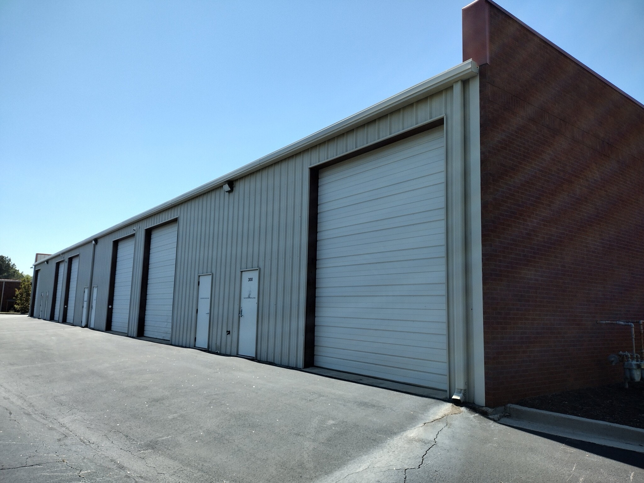 5207 Belle Wood Ct, Buford, GA for sale Interior Photo- Image 1 of 14