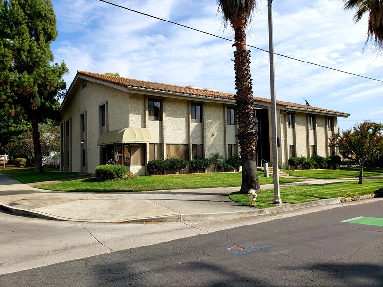 222 E Olive Ave, Redlands, CA à louer - Photo du bâtiment - Image 2 de 9