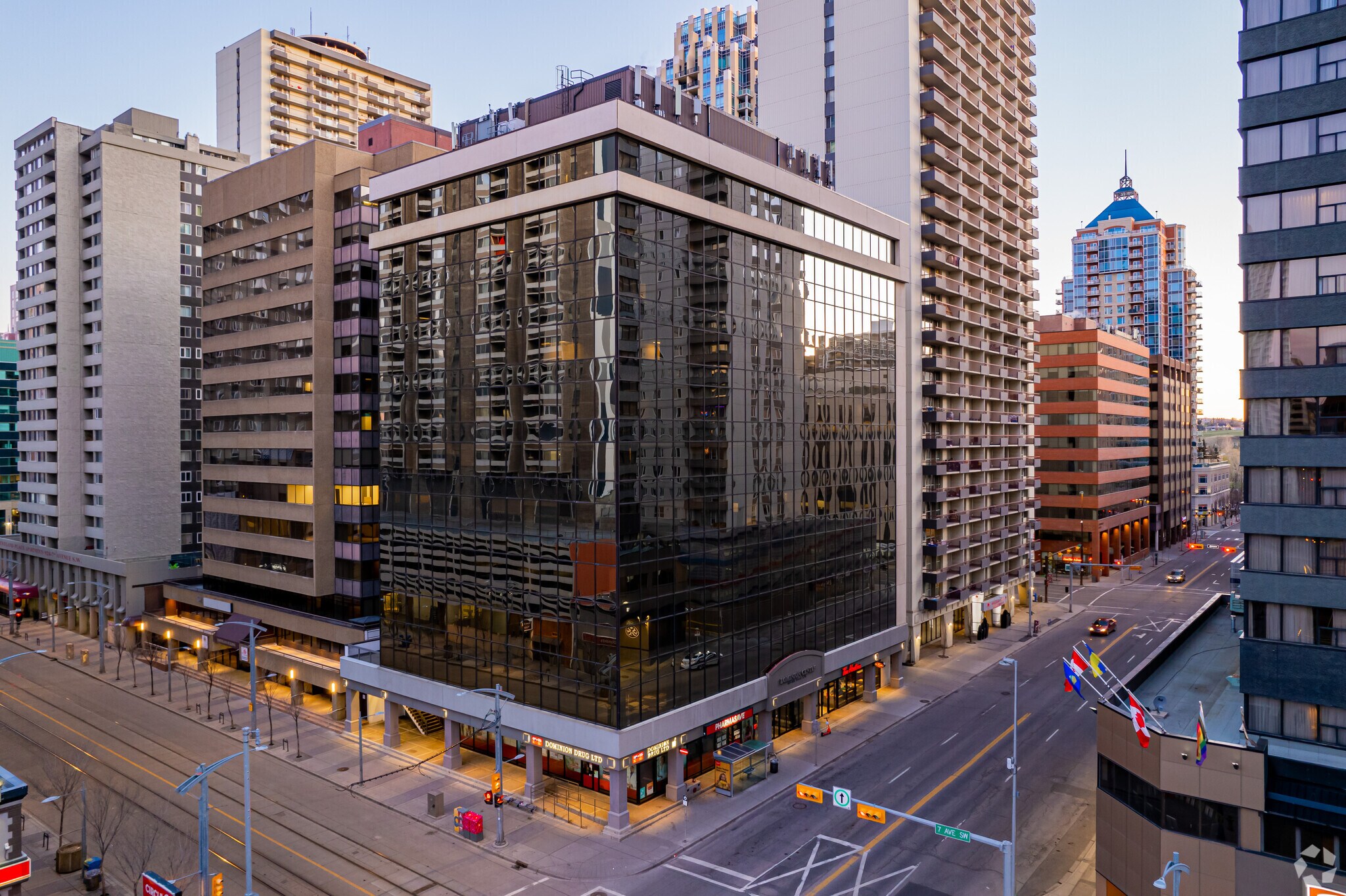 665 8th St SW, Calgary, AB for sale Building Photo- Image 1 of 1