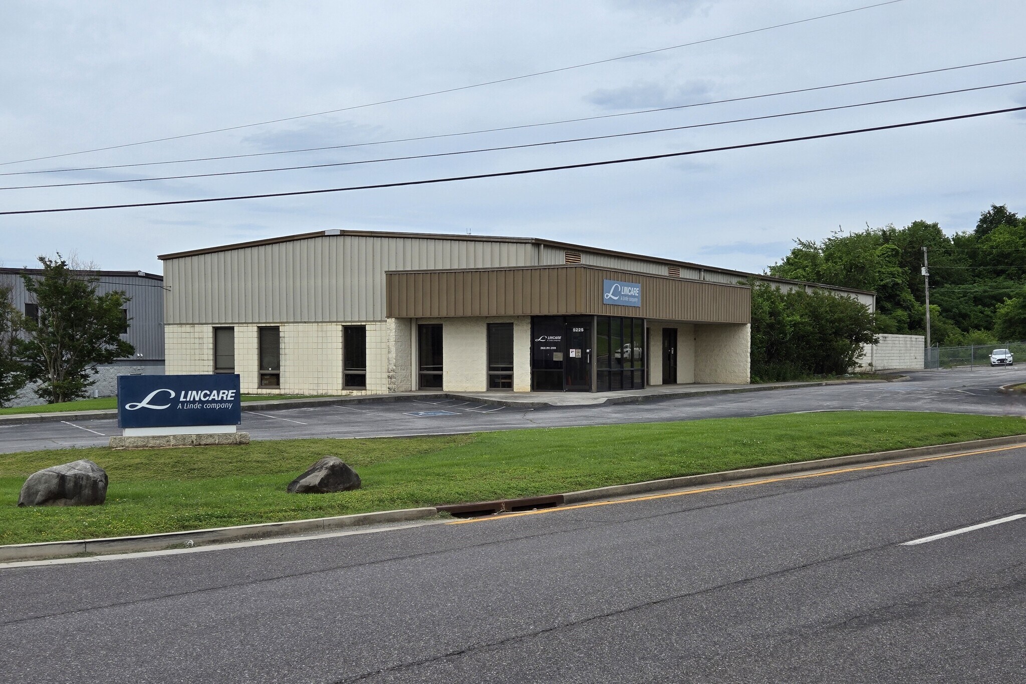 5225 S Middlebrook Pike, Knoxville, TN à vendre Photo du bâtiment- Image 1 de 1