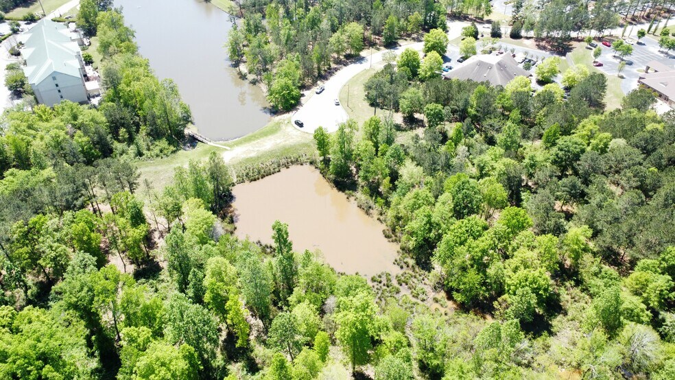 1247 Lake Brook Ct, Columbus, GA à vendre - Photo du bâtiment - Image 2 de 7