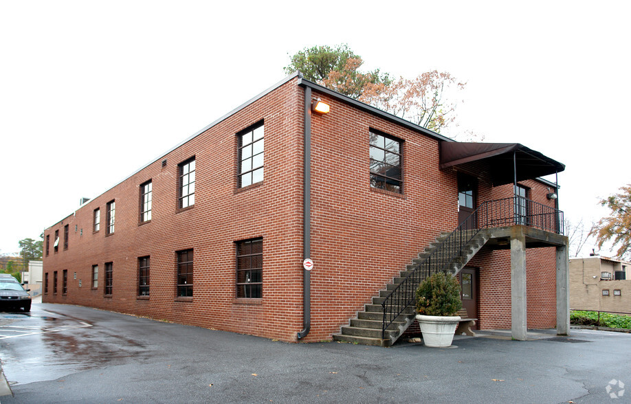 3133 Maple Dr NE, Atlanta, GA for lease - Building Photo - Image 3 of 6