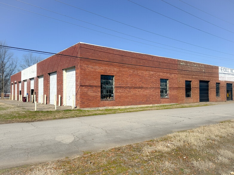 200 S 7th St, Fort Smith, AR à louer - Photo du bâtiment - Image 3 de 8