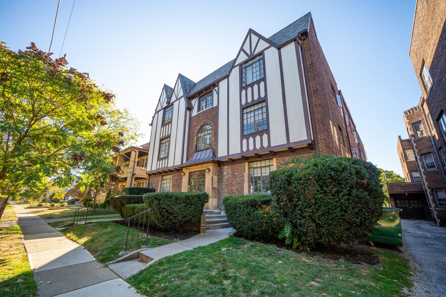 1352 Kenilworth Ave, Lakewood, OH à vendre - Photo du bâtiment - Image 1 de 8