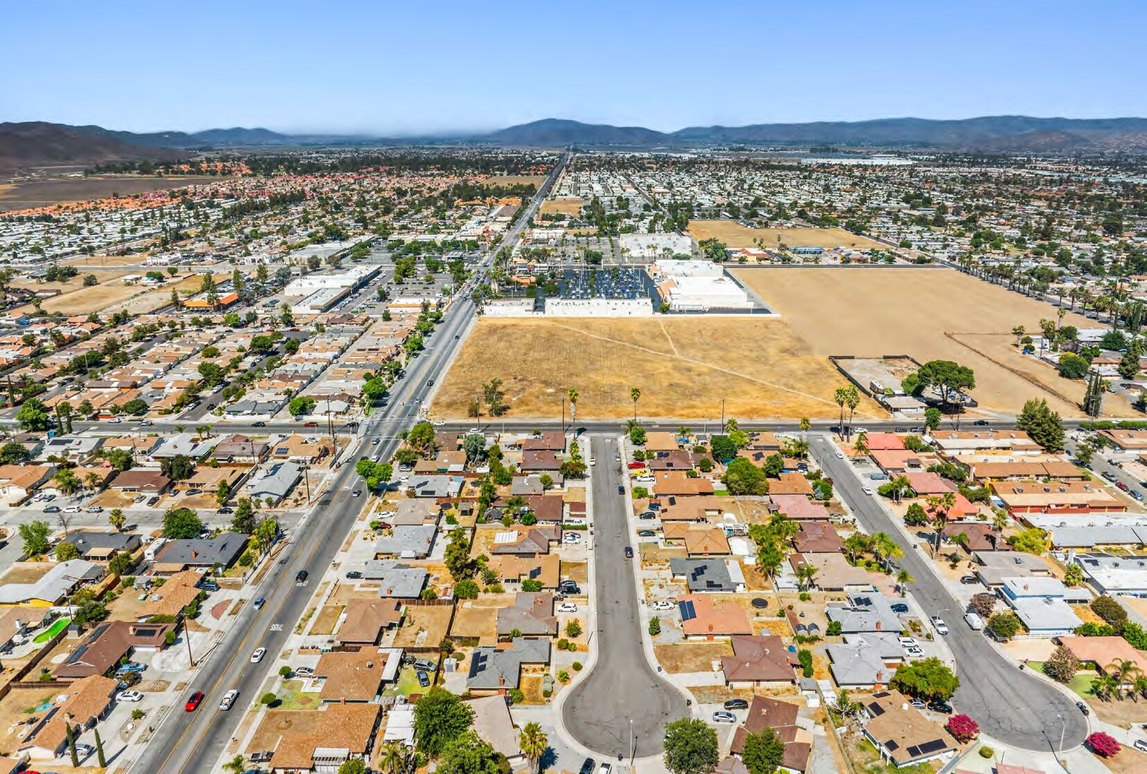 395 E Stetson Ave, Hemet, CA à vendre Photo principale- Image 1 de 2
