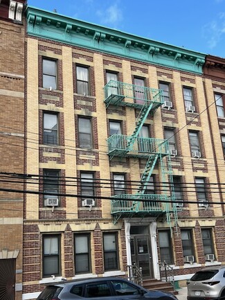 Plus de détails pour 2610 18th St, Long Island City, NY - Multi-résidentiel à vendre