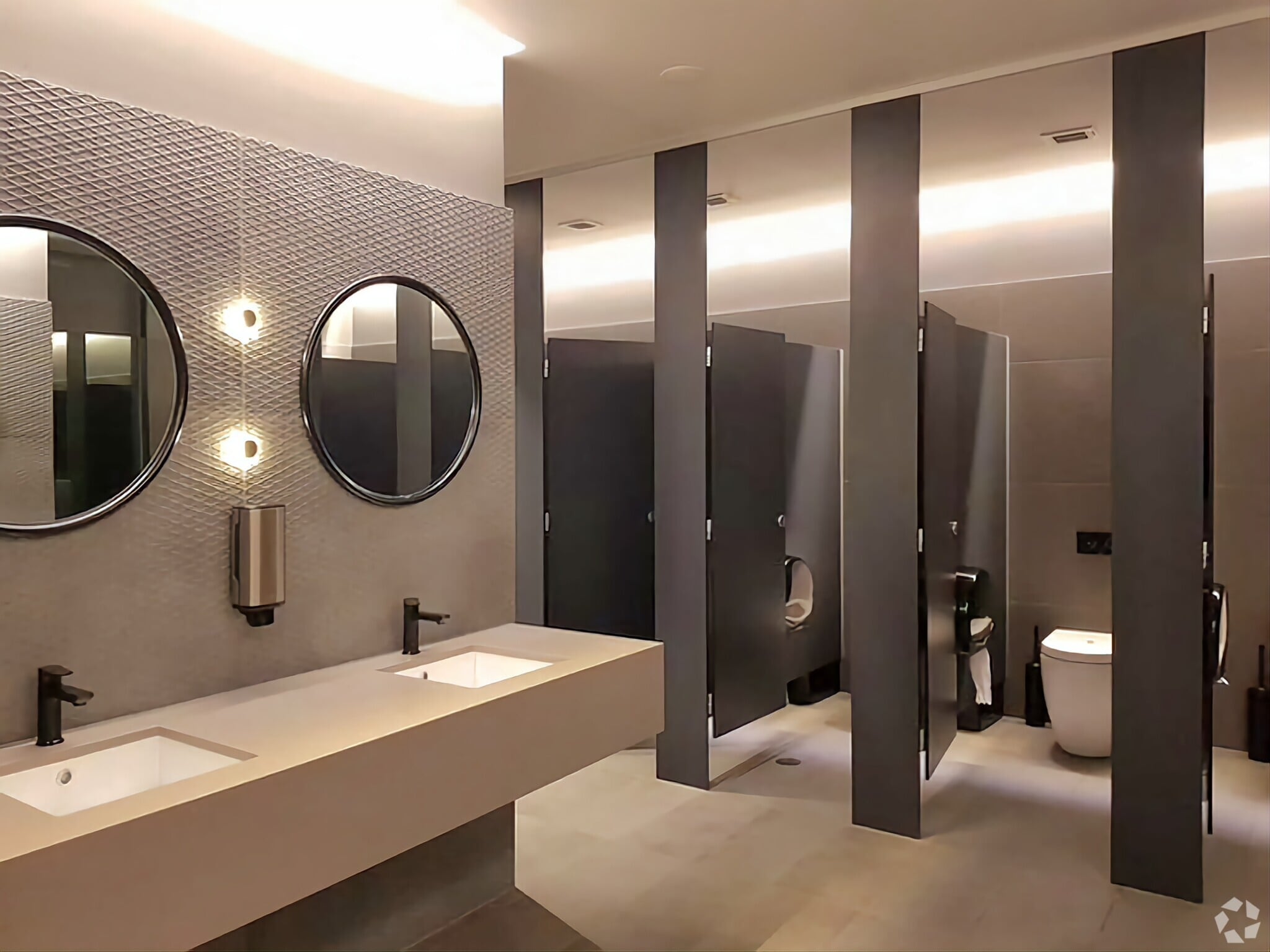 Retail in Madrid, Madrid for lease Interior Photo- Image 1 of 1