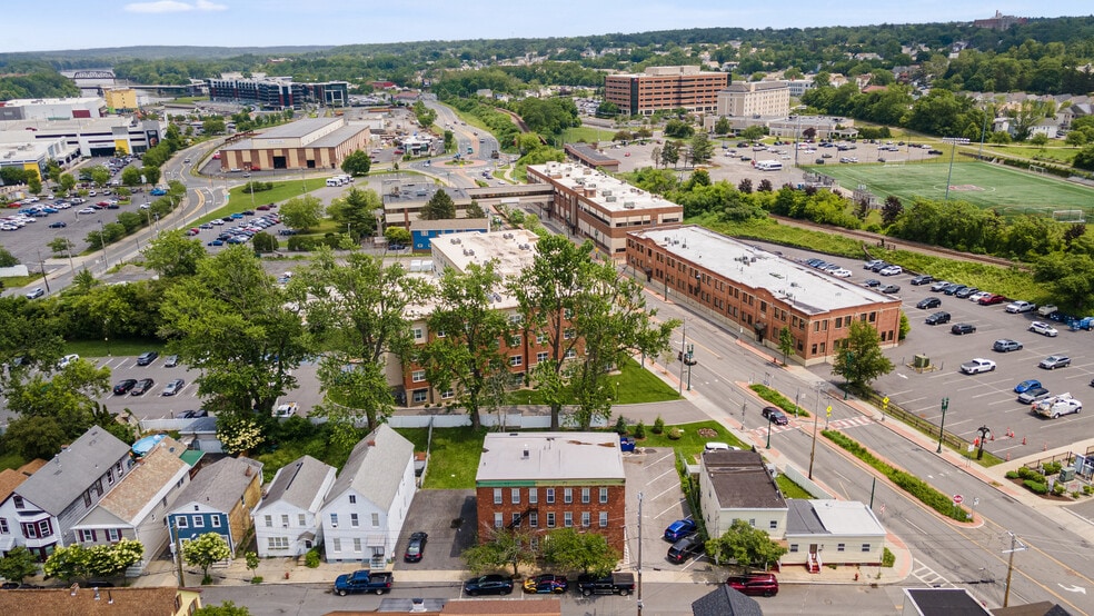 23 Monroe St, Schenectady, NY à vendre - Photo du bâtiment - Image 3 de 17