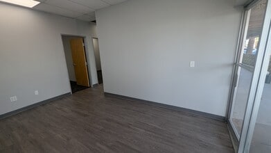 925-1027 W 23rd St, Tempe, AZ for lease Interior Photo- Image 2 of 12