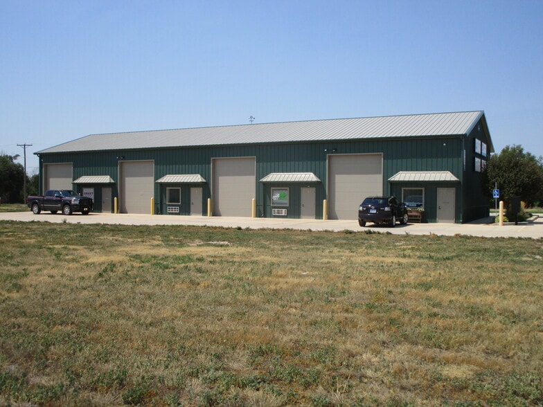 602 W Mary St, Garden City, KS for sale - Building Photo - Image 2 of 10