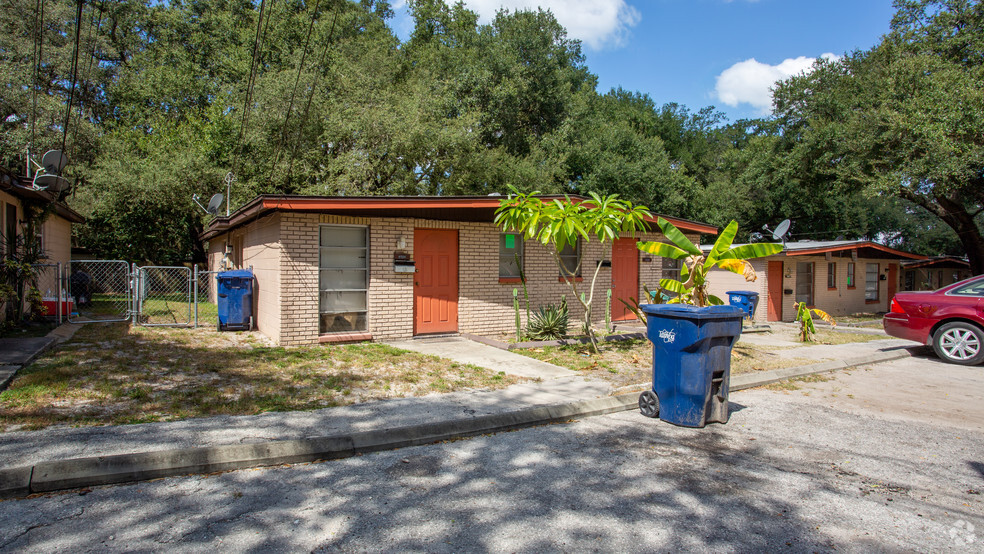 8722 N 48th St, Tampa, FL à vendre - Photo principale - Image 1 de 33