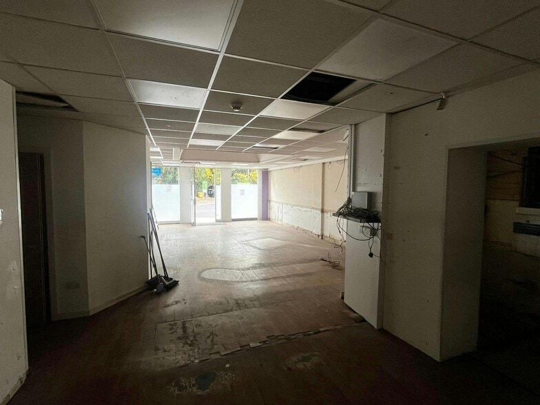 80 Coombe Ln, London for lease - Building Photo - Image 3 of 6