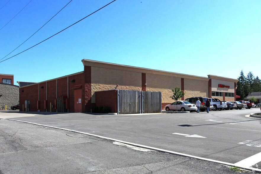 201 W Martin Luther King Blvd, Danville, KY à vendre - Photo du bâtiment - Image 3 de 3
