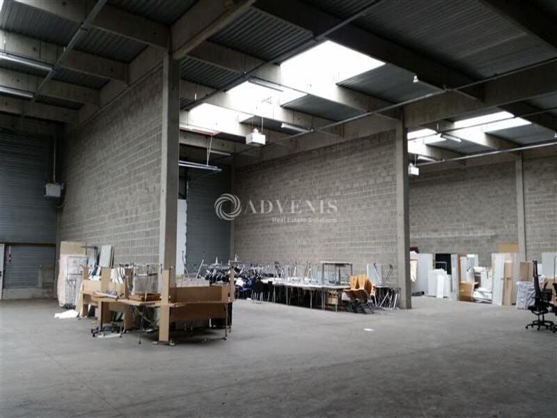 Industrial in Coignières for lease Building Photo- Image 1 of 13