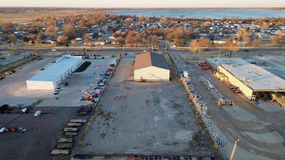 9600 NW 10th St, Oklahoma City, OK for lease - Building Photo - Image 3 of 10