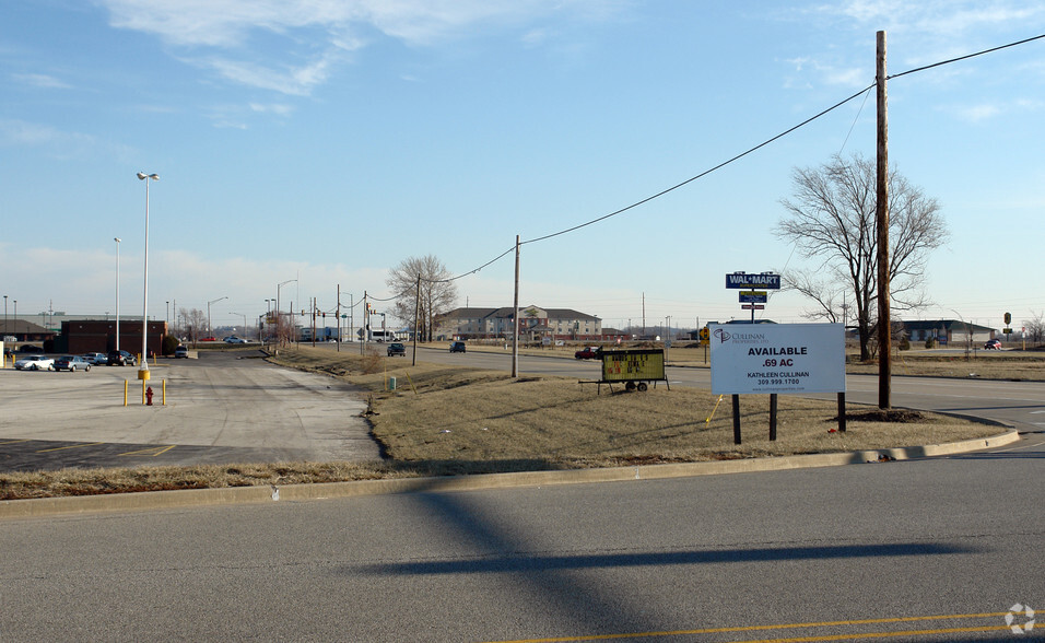 Mall Rd, Pekin, IL à vendre - Photo principale - Image 1 de 1