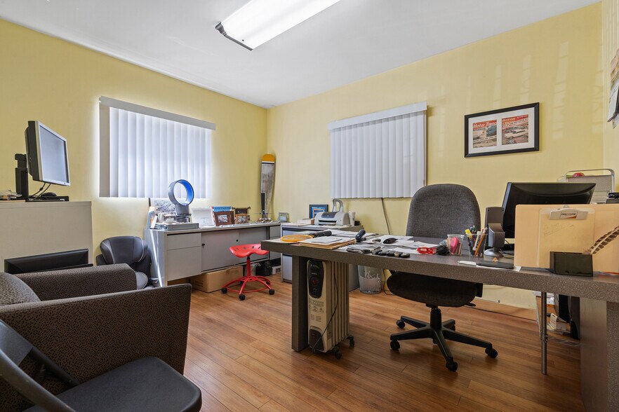 1415 N La Brea Ave, Los Angeles, CA à louer - Photo du bâtiment - Image 2 de 15