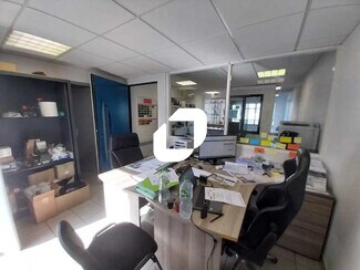 Plus de détails pour Commerce de détail à louer