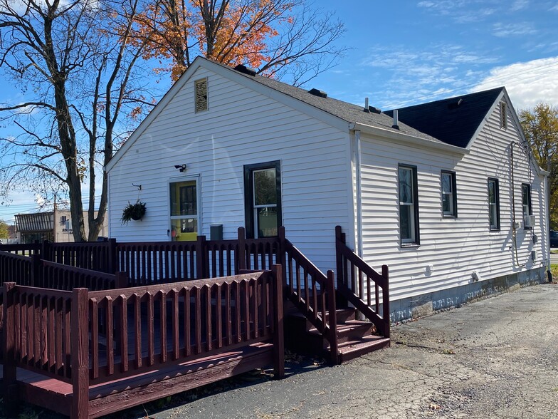 410 W Flint St, Davison, MI à vendre - Photo du bâtiment - Image 3 de 3